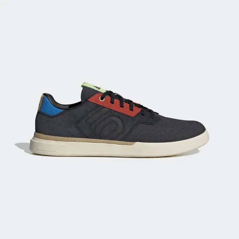 Five Ten Sleuth Flat Shoes in Core Black/Carbon/Wonder White
